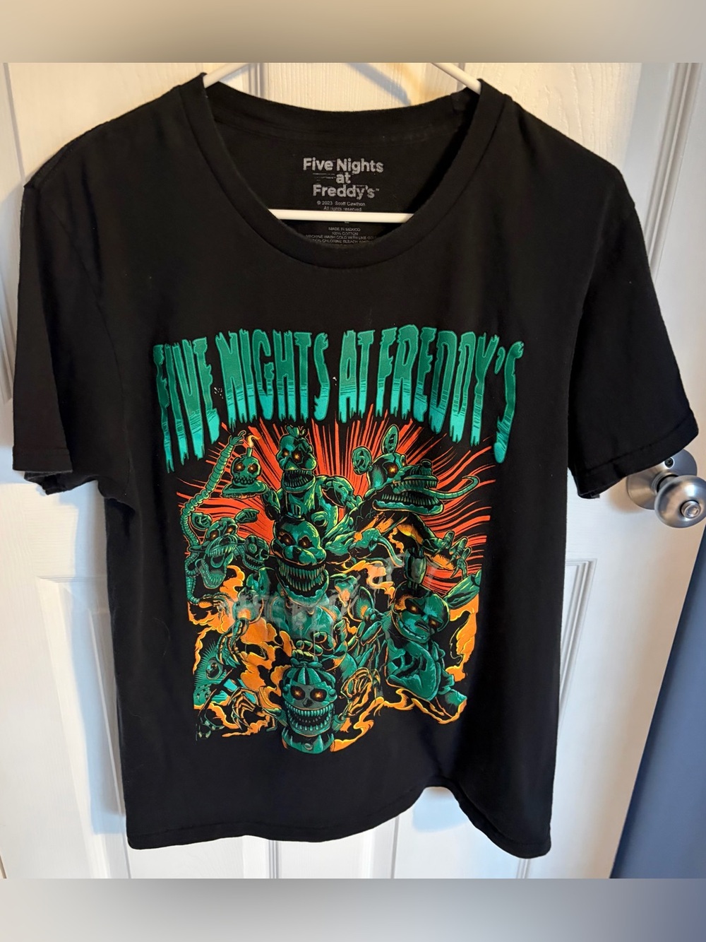 Five Nights At Freddy’s T-Shirt, Men’s size Large